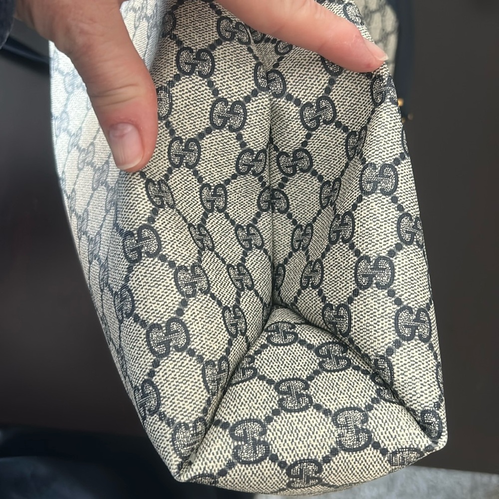 ❌SOLD❌GUCCI⚡️⚡️GG Supreme Coated Navy Tote - Picture 16 of 17